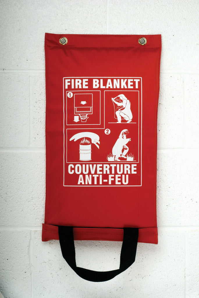FIRE BLANKET IN HANGING POUCH